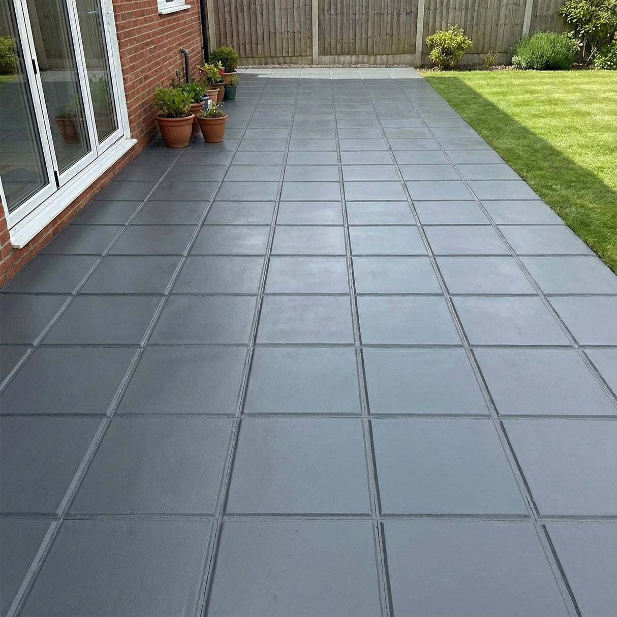 Everest - Pintura y Sellador Rápido para Suelos de Hormigón / Patios - Interior y Exterior - Antideslizante